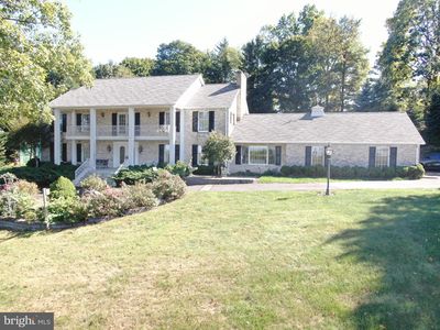 586 Crestwood Dr