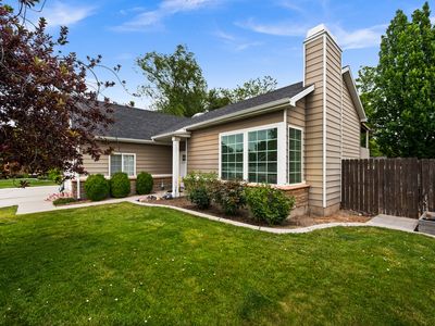 5633 Crosspark Dr