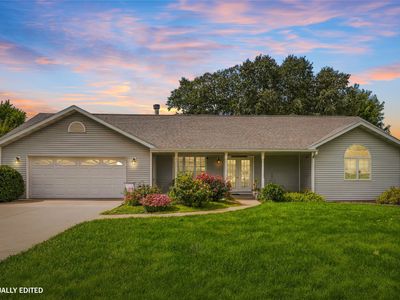 Property at 105 Delft Dr, Pella, IA