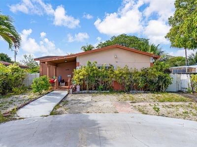 1320 NE 135th St