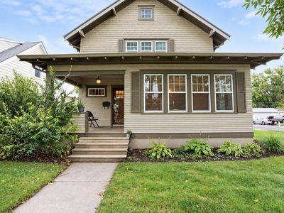 923 N Main St