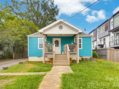 4113 S Tryon St