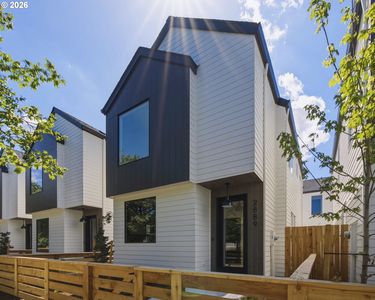 2889 NE 62nd Ave