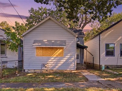 824 Watt Street