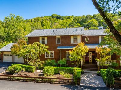 2 Hunter Creek