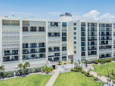 1400 Gulf Blvd APT 306