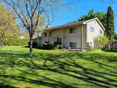 10883 W Reutzel Dr