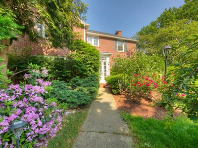 700 Avon Rd