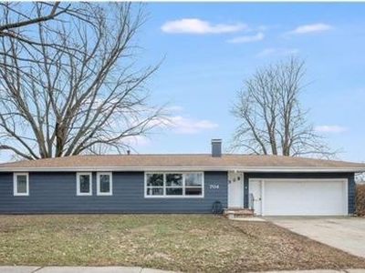 Property at 704 Washington Ave, Fairmont, MN