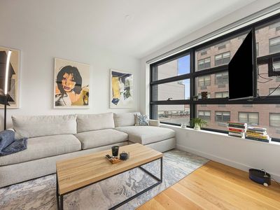 547 W 47th St ROOM 509