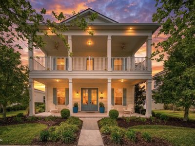 44 FREMONT Avenue