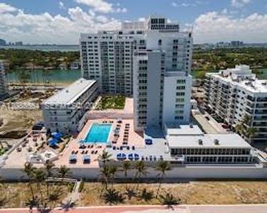 5401 Collins Ave APT 826