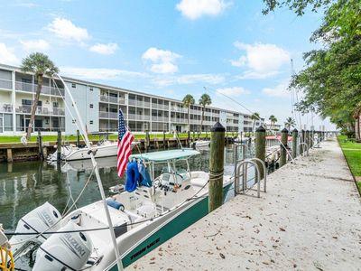 1125 Lake Shore Drive #103