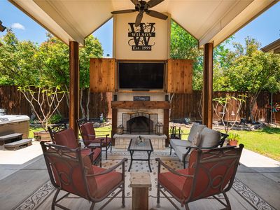 5204 Lake Bend Dr