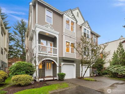 755 NW Juniper Street