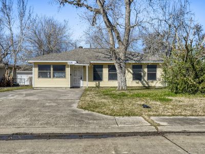 315 Acacia St
