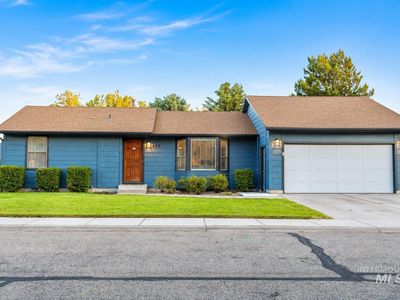 689 W Tiffany Dr