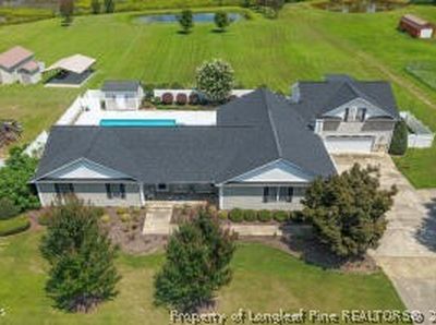 906 Walnut Dr