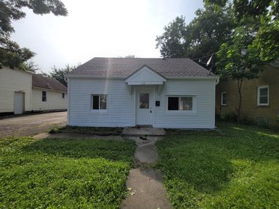 226 N Farnsworth Ave
