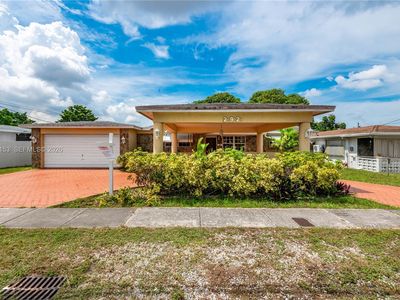 Property at 292 W 39th Pl, Hialeah, FL