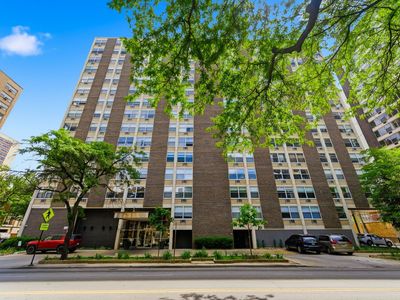 3033 N Sheridan Rd APT 1609
