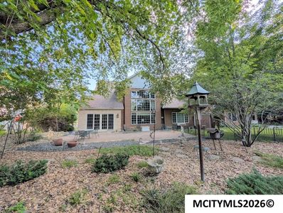 Property at 2030 Hunters Ridge Dr, Mason City, IA