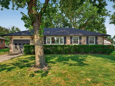 212 Center Dr