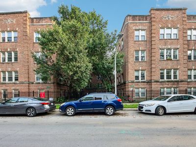 841 E 52nd St APT 3