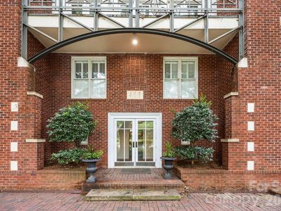 416 Queens Rd APT 19