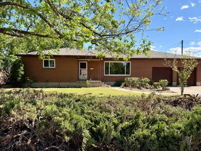 1144 E Hillview Dr