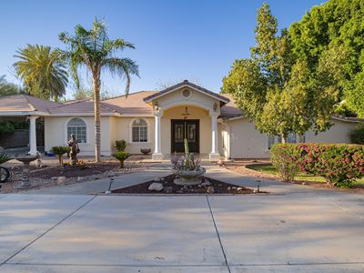 2470 W Country Ln