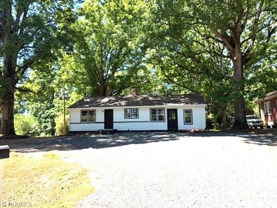 3604 Hemlock Dr