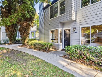 1640 Parkview Green Cir