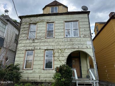 9 Leonard Place