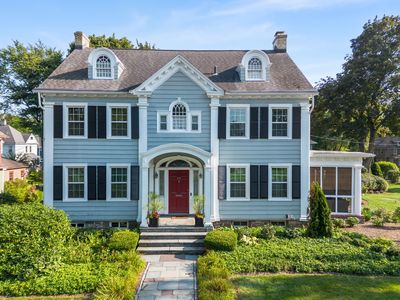 49 Riverside Dr