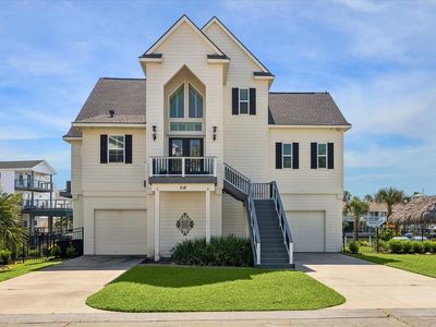 218 Catamaran Dr