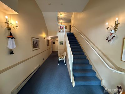 431 Mowat Cir