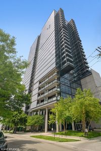 860 W Blackhawk St UNIT 2207