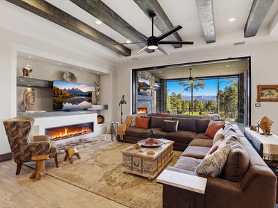 2316 E Indian Pink Cir