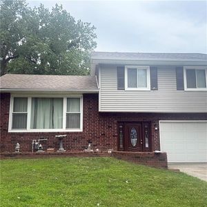 1209 N 75th Dr