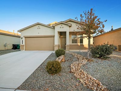 2107 Solitaire St NE