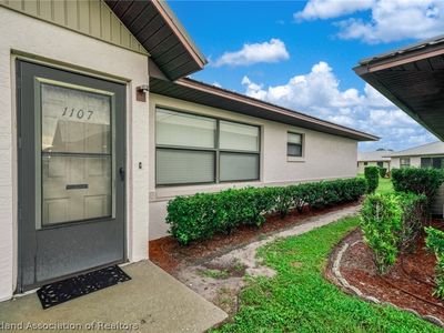 1107 Villaway W