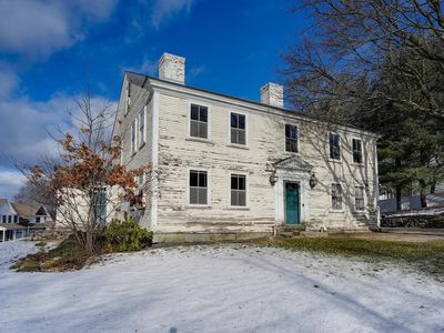 19 Ash St