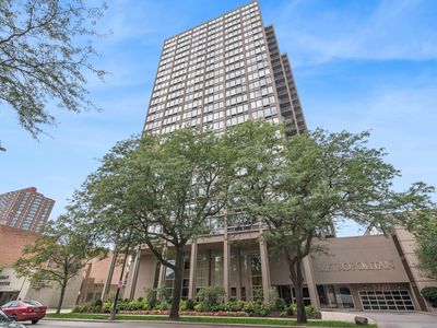 5320 N Sheridan Rd APT 1307
