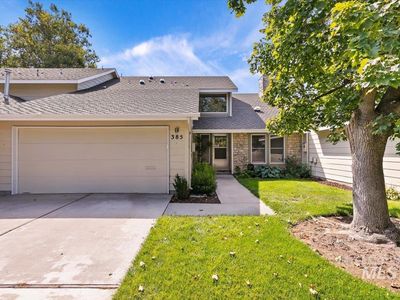385 W Charlwood Ct