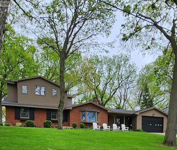1949 N Carriage Ln