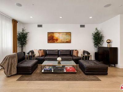 1304 S Roxbury Dr #202