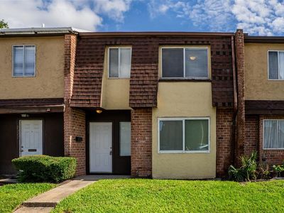 2323 Huntington Green Ct #5