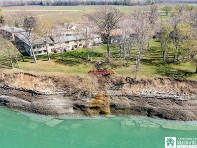 409 Edgewater Dr