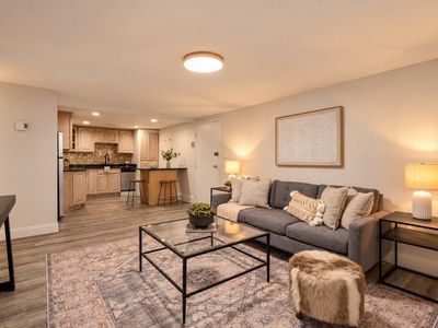 365 Faneuil St APT 4